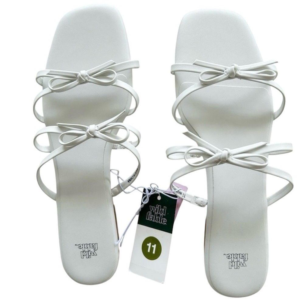 NWT Wild Fable Kristen White Strappy Bows Memory Foam Sandals 1/4” Heel Size 11